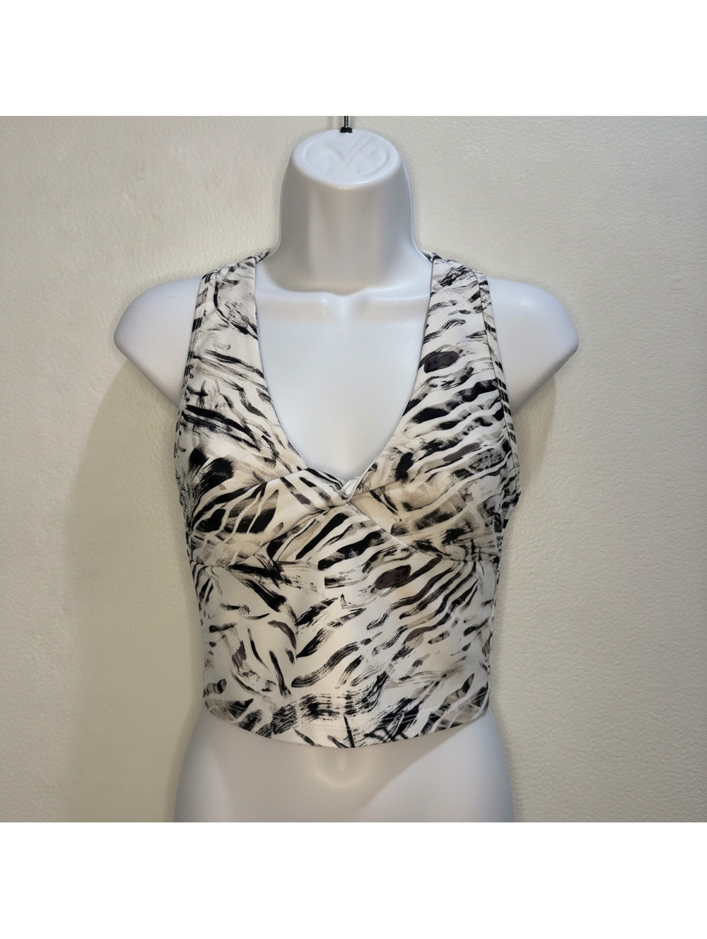 Cycle House Women's Black and White Abstract Print Racerback Crop Top, Small